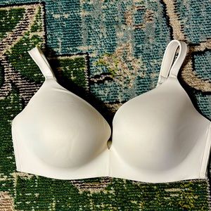 Lane Bryant Cacique Womens Simply Wire Free Plunge Bra Size 40DDD Cream color